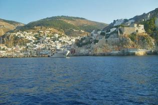 Sailing in Hydra Island