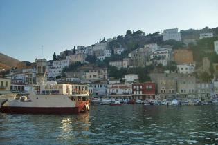 Sailing in Hydra Island