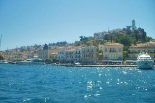 Sailing in Poros