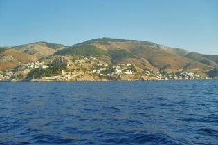 Sailing in Hydra Island