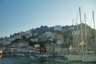 Sailing in Hydra Island