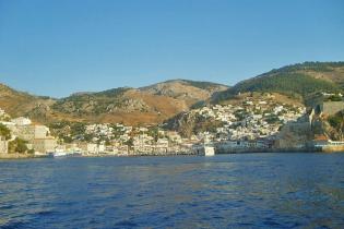 Sailing in Hydra Island