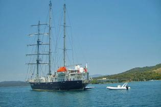 Sailing in Poros