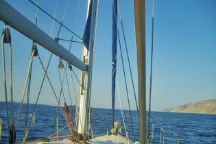 Sailing in Hydra Island